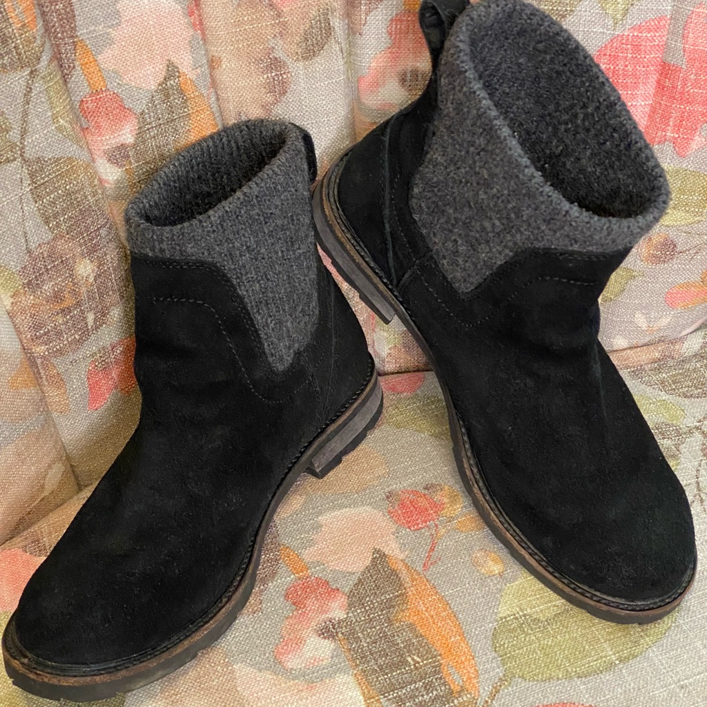L.L. Bean Black Suede Boots Size 8 Excellent Condition
